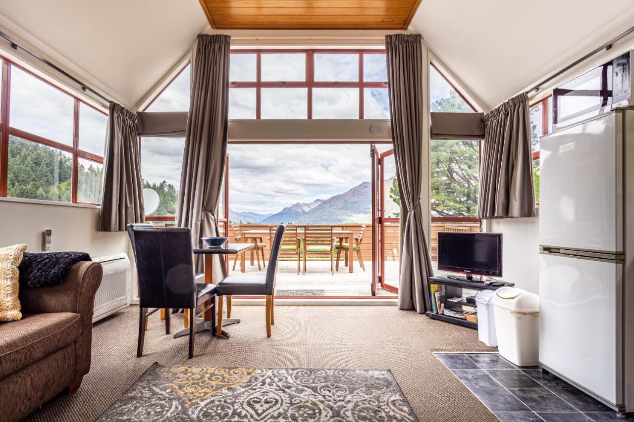 Hot Tub And Views Over Central Queenstown - Entire Holiday House Exterior foto