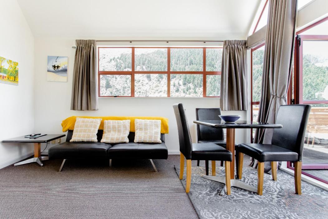 Hot Tub And Views Over Central Queenstown - Entire Holiday House Exterior foto