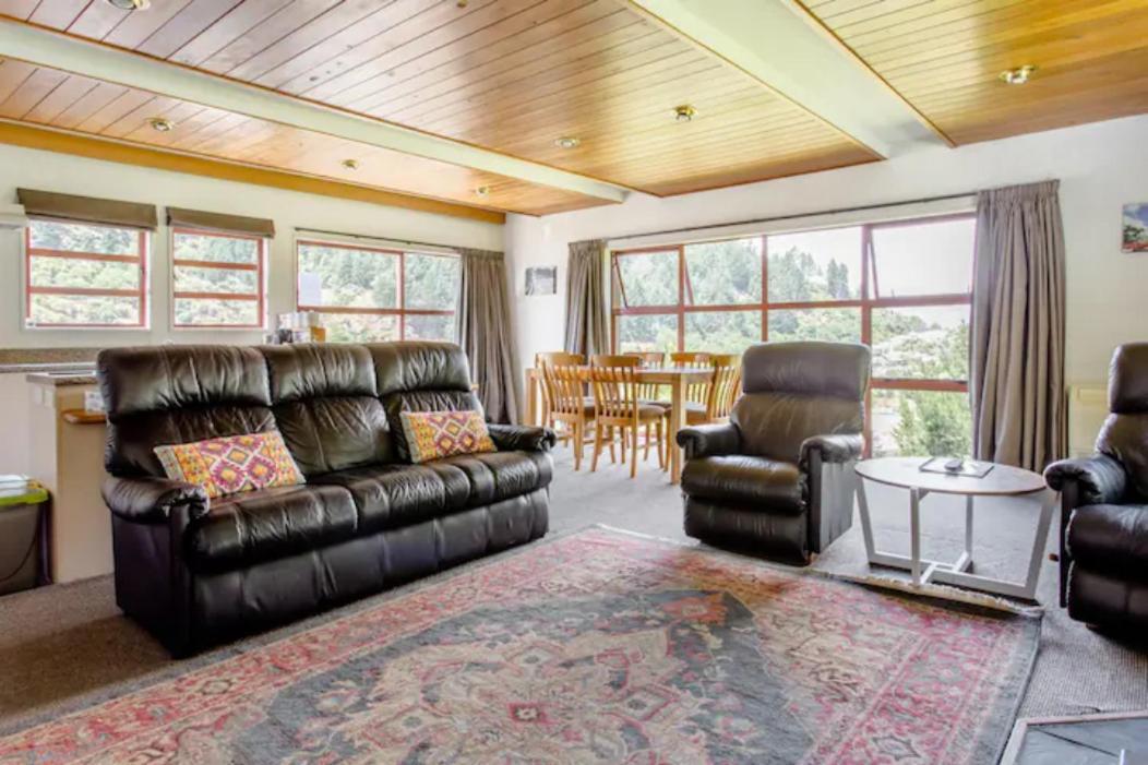 Hot Tub And Views Over Central Queenstown - Entire Holiday House Exterior foto